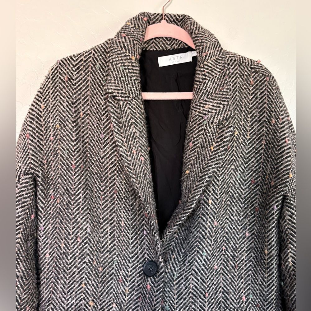 ASTR the Label Wool Blend Keller Peaked Lapel Coat Small - Picture 3 of 8